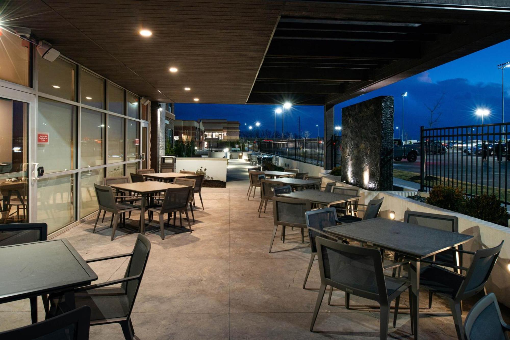 Four Points By Sheraton Kansas City Olathe Exterior foto